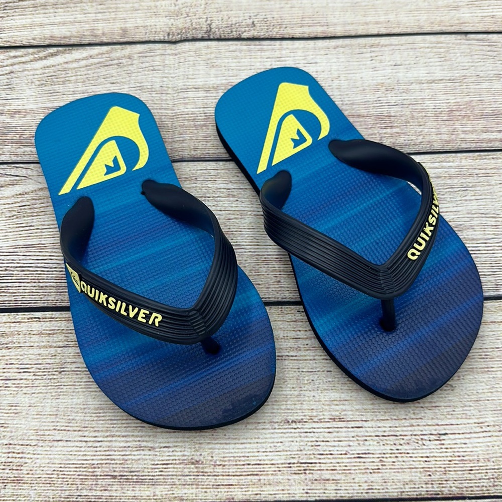 Quicksilver Blue and Yellow Flip Flops Size 11/12